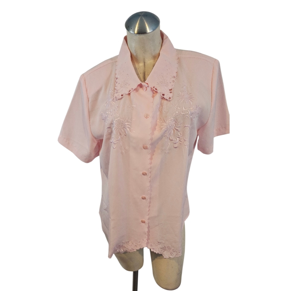 Vintage Size L Pink Embroidered Button-Up Shirt Embroidered Scalloped Edge